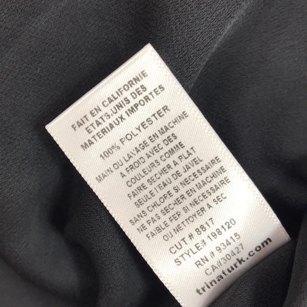 🎁 Trina Turk Roll-Tab-Sleeve Popover Blouse - Picture 7 of 7